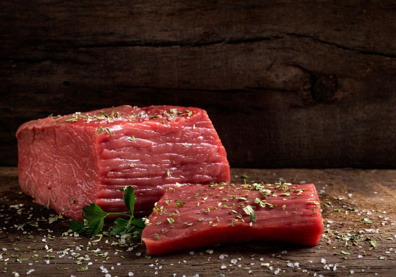 Imagem de dois pedaços de Carne vermelha