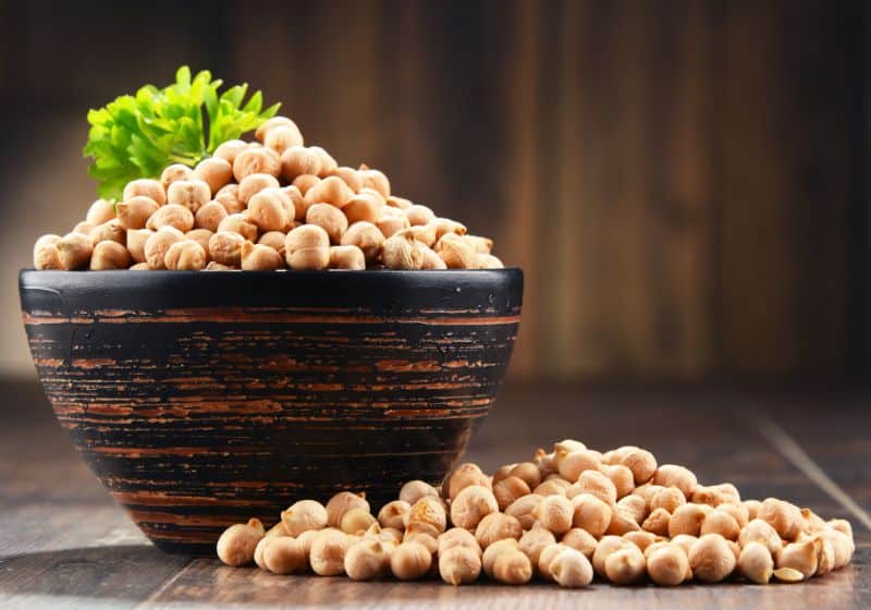 Pote com grão de bico